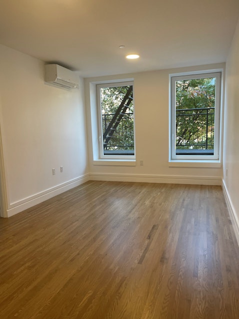 Rental Property at 370 Lenox Avenue 203, Central Harlem, Upper Manhattan, NYC - Bedrooms: 1 
Bathrooms: 1 
Rooms: 3  - $3,200 MO.