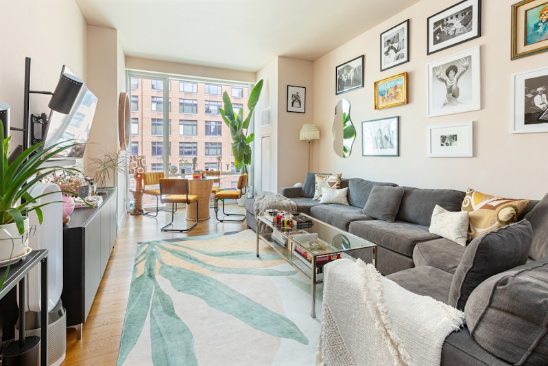 311 West Broadway 6D, Soho, Downtown, NYC - 2 Bedrooms  
2 Bathrooms  
5 Rooms - 