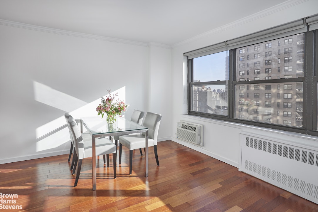 Photo 1 of 185 West End Avenue 19J, Upper West Side, NYC, $535,000, Web #: 23262830