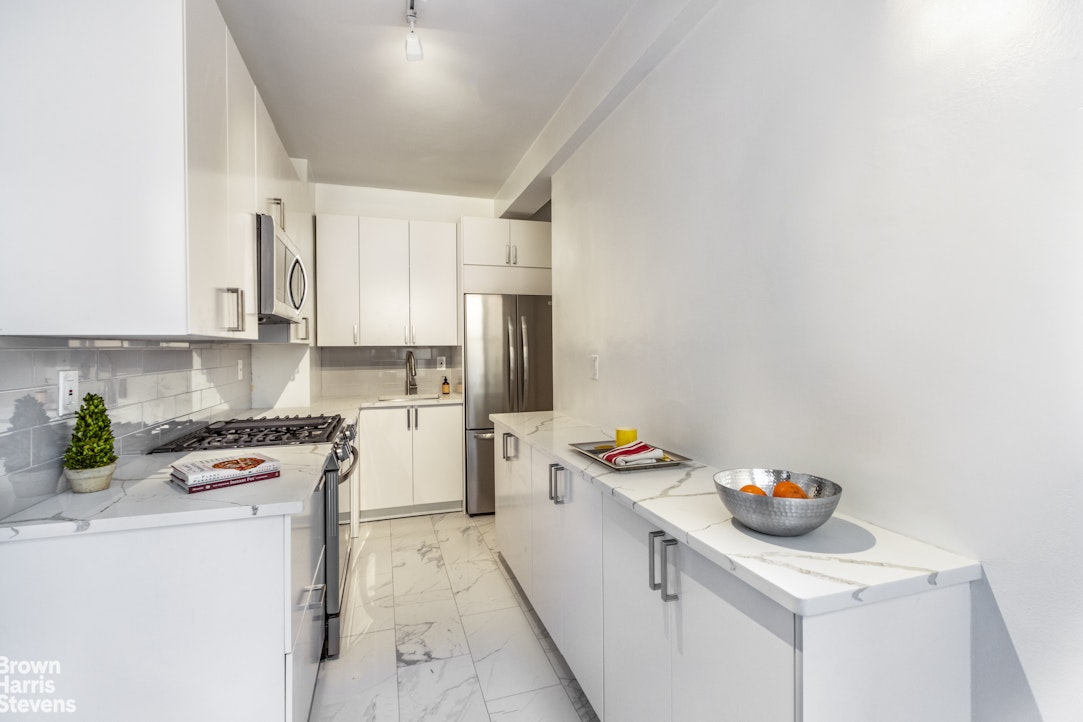 Photo 1 of 107 West 86th Street 5F, Upper West Side, NYC, $6,500, Web #: 23268689