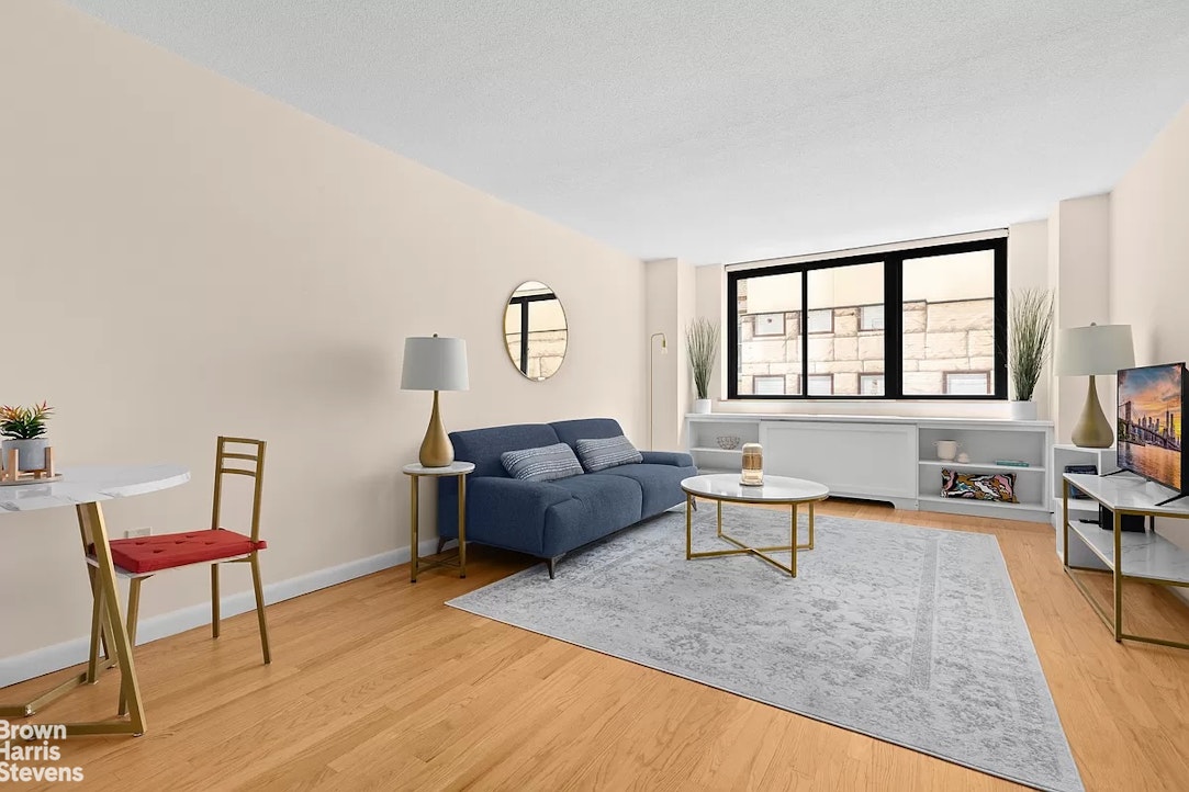 Photo 1 of 280 Park Avenue South 5F, Flatiron, NYC, $5,750, Web #: 23273994