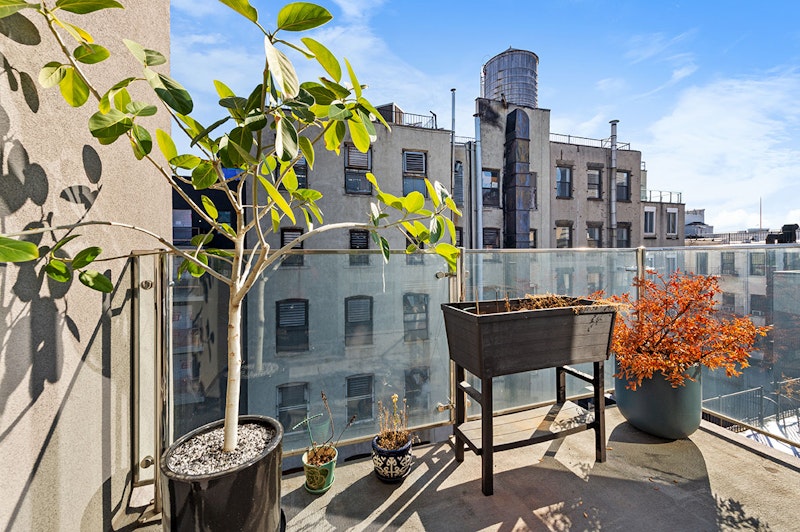 114 Mulberry Street 702, Little Italy, Downtown, NYC - 1 Bedrooms  
1 Bathrooms  
3 Rooms - 