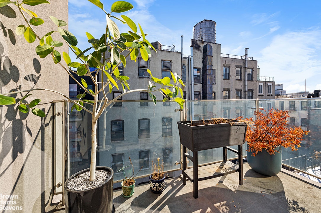 Photo 1 of 114 Mulberry Street 702, Little Italy, NYC, $5,600, Web #: 23274143