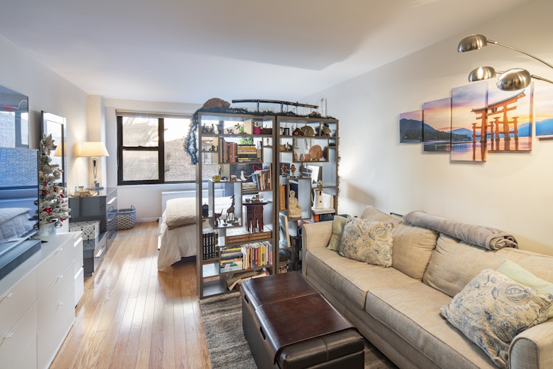 305 East 40th Street 10U, Midtown East, Midtown East, NYC - 1 Bathrooms  
2 Rooms - 