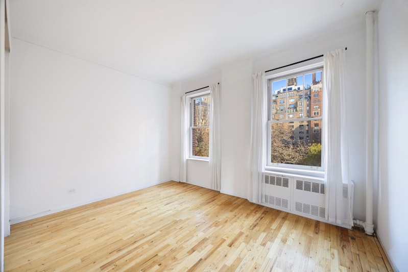 26 Gramercy Park South 6A, Gramercy Park, Downtown, NYC - 1 Bedrooms  
1 Bathrooms  
3.5 Rooms - 