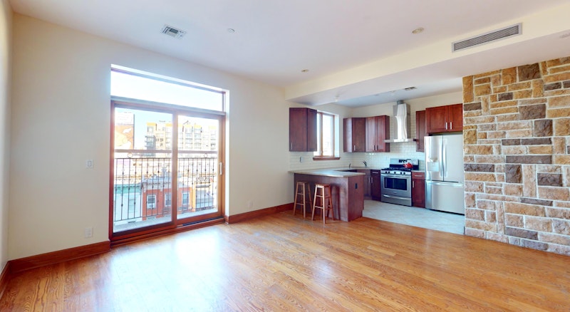 152 Broadway 6, Williamsburg North Side, Brooklyn, New York - 2 Bedrooms  
2 Bathrooms  
5 Rooms - 