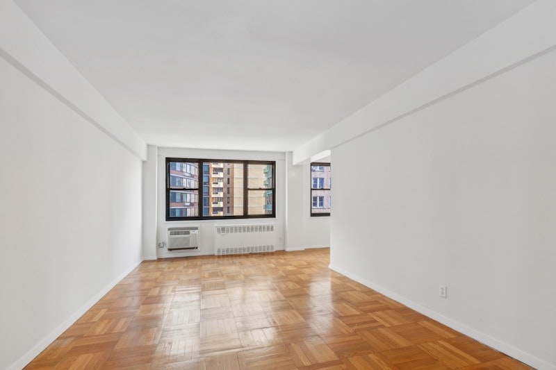 250 East 39th Street, Midtown East, Midtown East, NYC - 1 Bathrooms  
2 Rooms - 