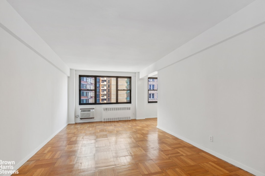 Photo 1 of 250 East 39th Street, Midtown East, NYC, $2,900, Web #: 23286820