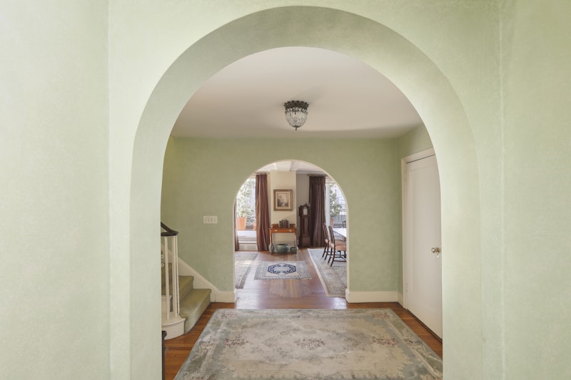 2 Beekman Place 15/16C, Midtown East, Midtown East, NYC - 3 Bedrooms  
3.5 Bathrooms  
7 Rooms - 