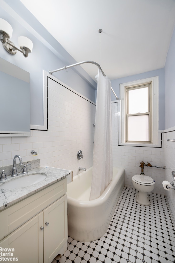390 Riverside Drive, #5C