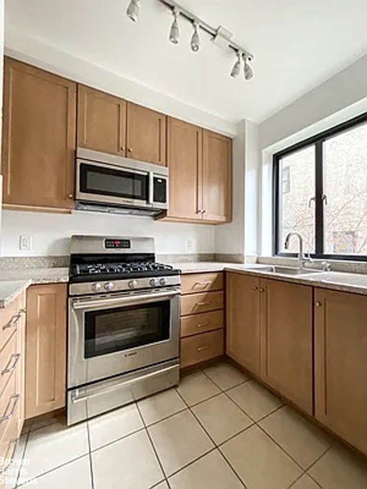 100 Remsen Street 2D Brooklyn Heights Brooklyn NY 11201