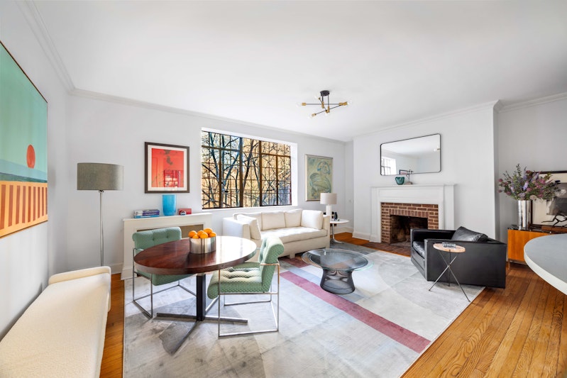 Property for Sale at 333 East 41st Street 5C, Midtown East, Midtown East, NYC - Bedrooms: 2 
Bathrooms: 1 
Rooms: 4  - $765,000