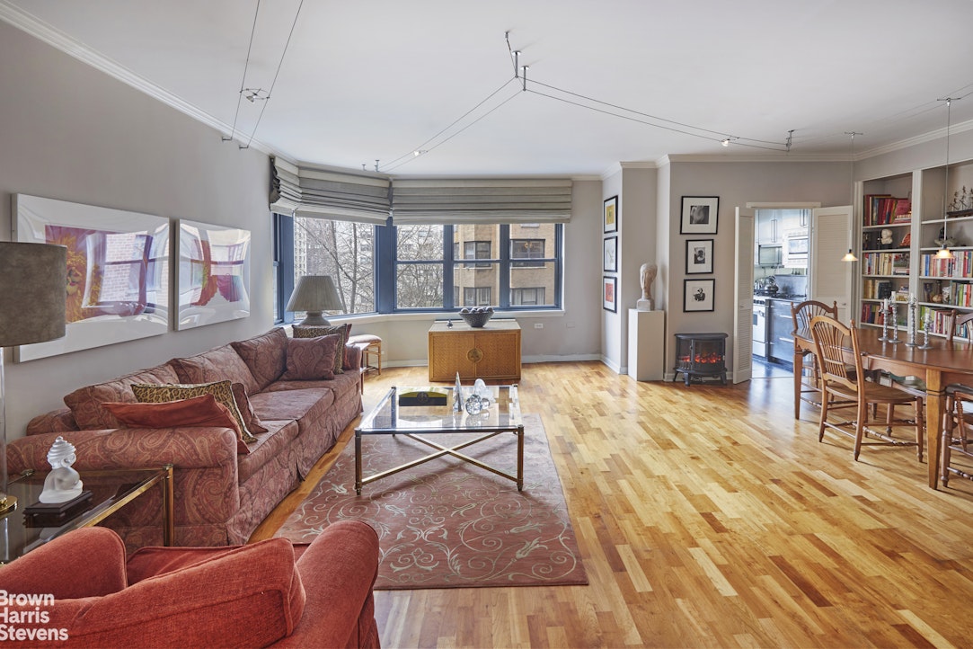 Photo 1 of 20 Sutton Place South 7E, Midtown East, NYC, $895,000, Web #: 23318087