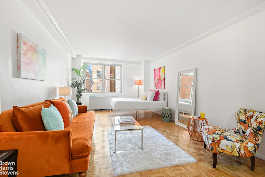 Photo 1 of 520 East 72nd Street 4E, Upper East Side, NYC, $399,950, Web #: 23321158