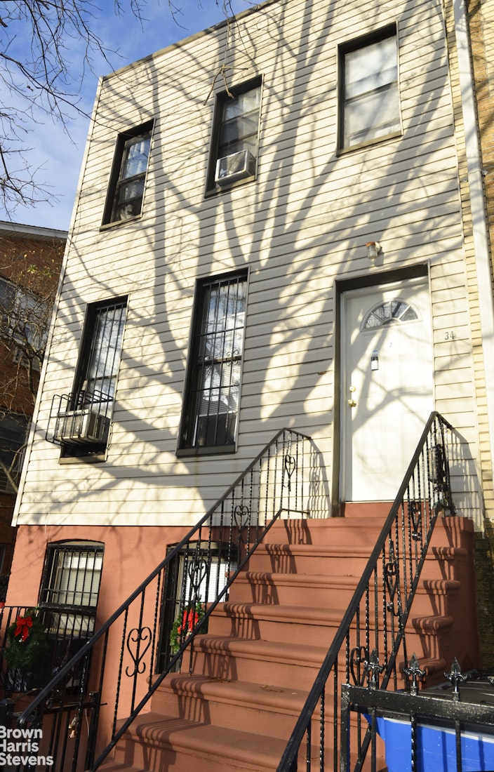 Photo 1 of 34 Jackson Place 2, South Slope, New York, $3,200, Web #: 23323177