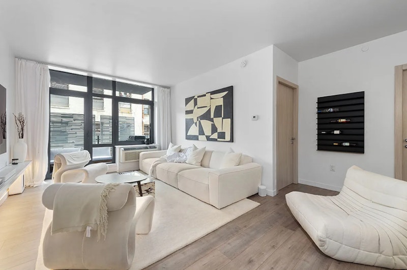 114 Mulberry Street 412, Little Italy, Downtown, NYC - 1 Bedrooms  
1 Bathrooms  
2 Rooms - 