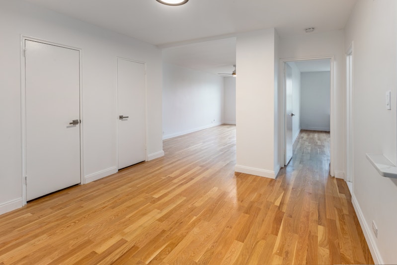 330 Haven Avenue, Hudson Heights, Upper Manhattan, NYC - 1 Bedrooms  
1 Bathrooms  
5 Rooms - 