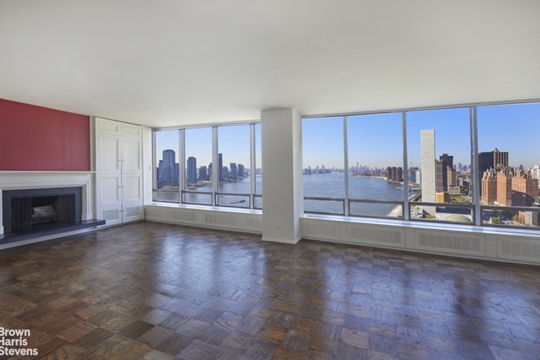 Photo 1 of 870 United Nations Plaza 31/32F, Midtown East, NYC, $2,850,000, Web #: 23334849