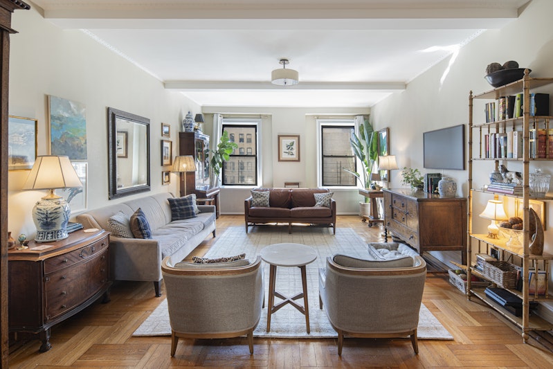 215 West 92nd Street 12A, Upper West Side, Upper West Side, NYC - 3 Bedrooms  
3 Bathrooms  
6 Rooms - 