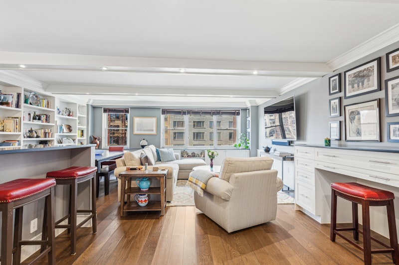 200 East 84th Street 12C, Upper East Side, Upper East Side, NYC - 2 Bedrooms  
2 Bathrooms  
5 Rooms - 