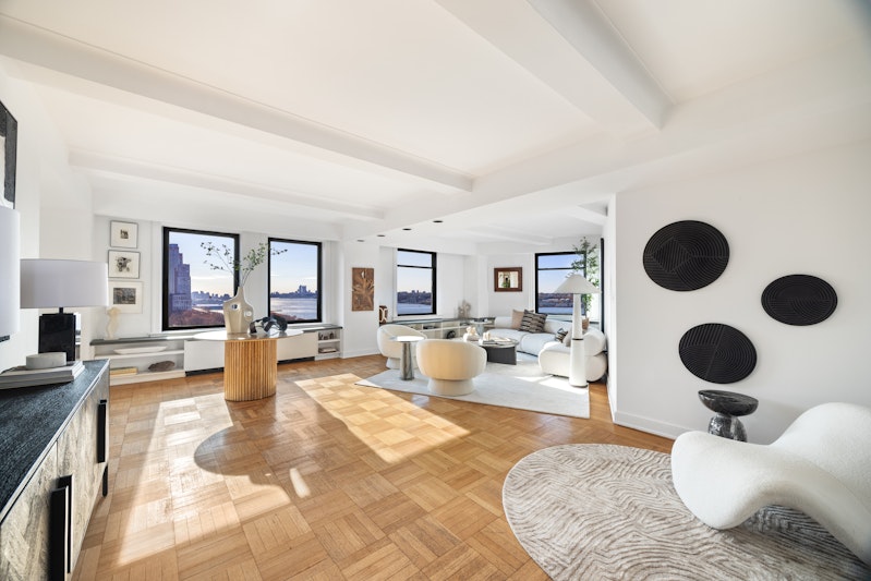 Property for Sale at 110 Riverside Dr 15A, Upper West Side, Upper West Side, NYC - Bedrooms: 4 
Bathrooms: 4 
Rooms: 8  - $3,995,000