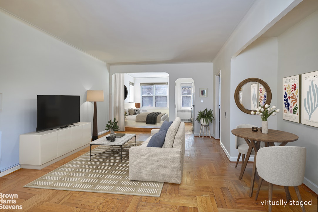 Photo 1 of 175 West 92nd Street 2D, Upper West Side, NYC, $525,000, Web #: 23345442