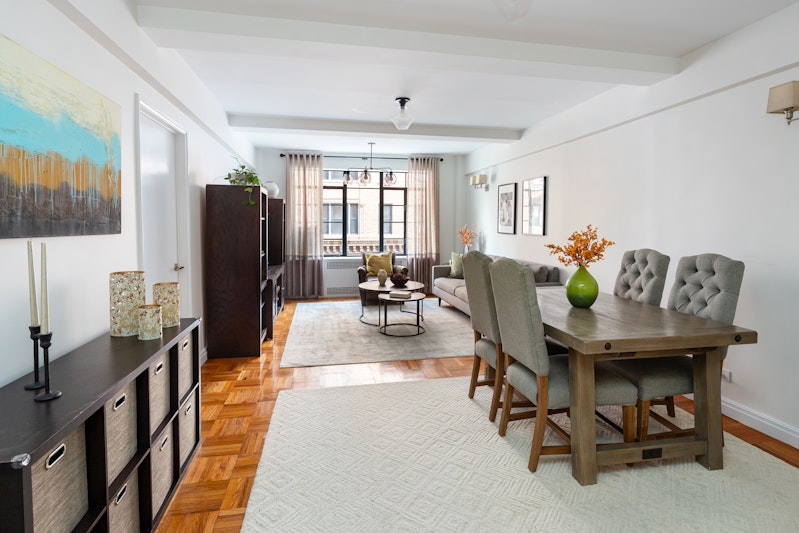 315 West End Avenue 5C, Upper West Side, Upper West Side, NYC - 3 Bedrooms  
2 Bathrooms  
5 Rooms - 