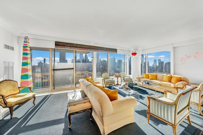 200 East 69th Street, Upper East Side, Upper East Side, NYC - 3 Bedrooms  
3.5 Bathrooms  
6 Rooms - 