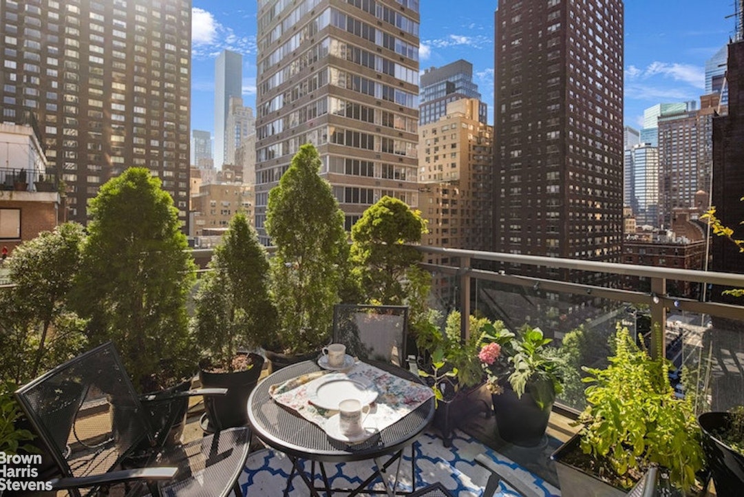 420 East 55th Street 11M Sutton Place New York NY 10022