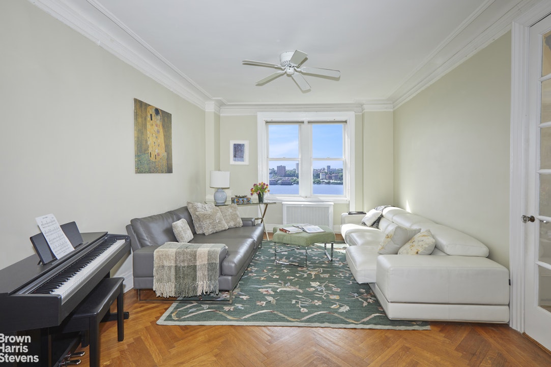 Photo 1 of 360 Riverside Dr 8A, Upper West Side, NYC, $2,750,000, Web #: 23361497