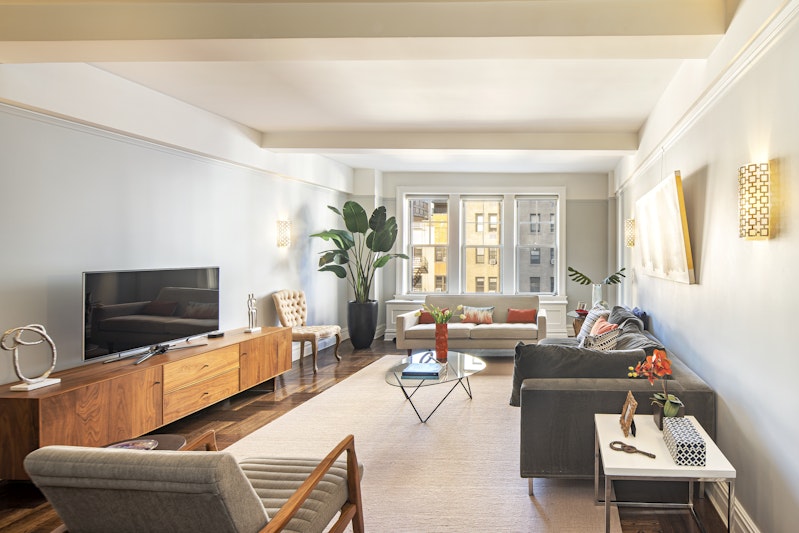 50 West 96th Street 6A, Upper West Side, Upper West Side, NYC - 4 Bedrooms  
3 Bathrooms  
7 Rooms - 