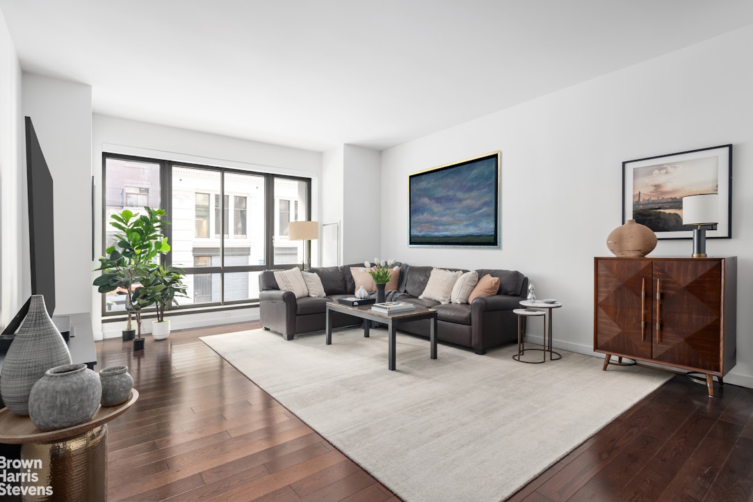 Photo 1 of 4 West 21st Street, Flatiron, NYC, $1,350,000, Web #: 23362865