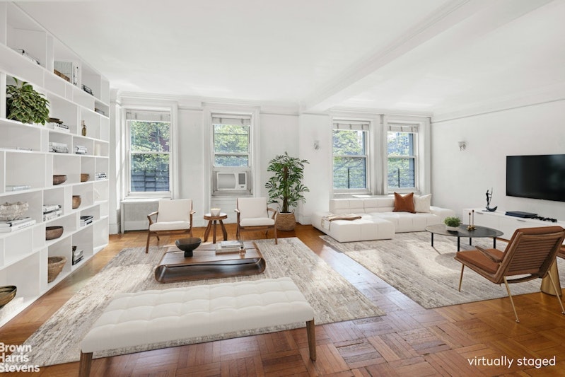 924 West End Avenue 21, Upper West Side, Upper West Side, NYC - 3 Bedrooms  
3 Bathrooms  
7 Rooms - 