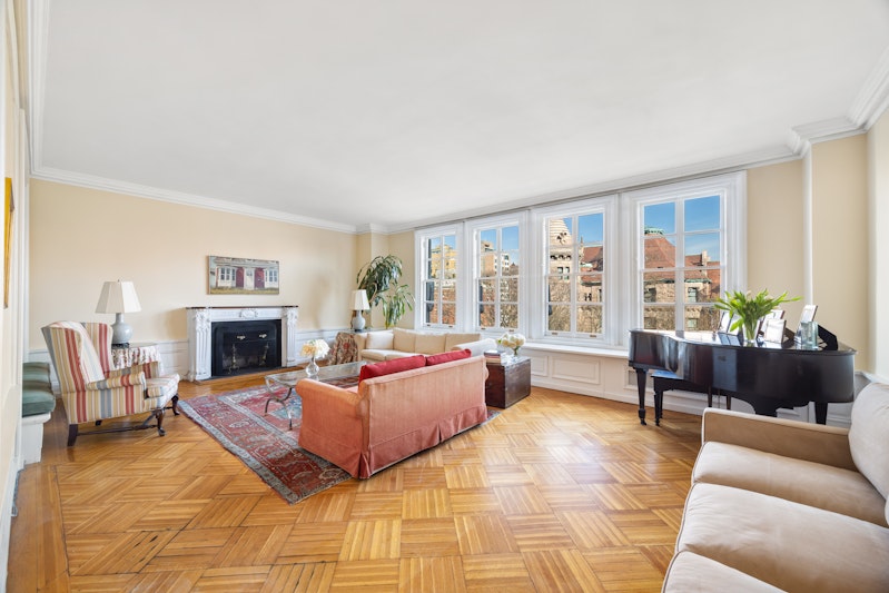 44 West 77th Street 8W, Upper West Side, Upper West Side, NYC - 3 Bedrooms  
3 Bathrooms  
9 Rooms - 