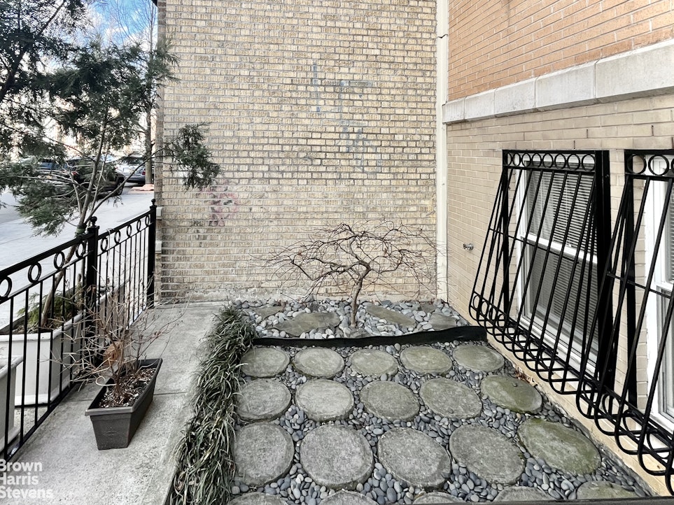 Photo 1 of 208 Putnam Avenue 1, Crown Heights, New York, $3,000, Web #: 23376150