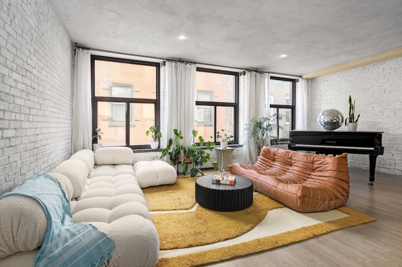 Property for Sale at 11 Harrison Street 5, Tribeca, Downtown, NYC - Bedrooms: 2 
Bathrooms: 1 
Rooms: 4  - $4,250,000