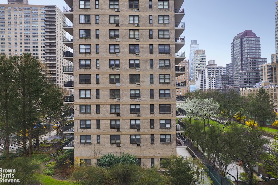 205 W End Avenue, #5M