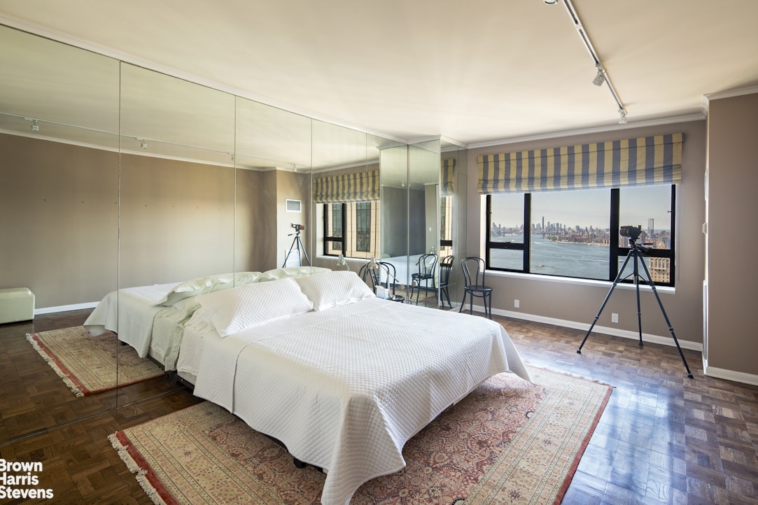 425 East 58th Street Sutton Place New York NY 10022