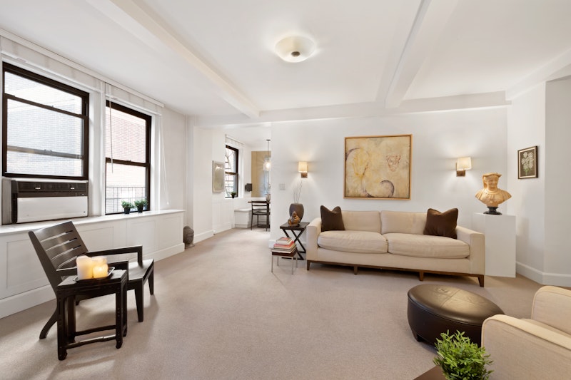 74 West 68th Street 8De, Upper West Side, Upper West Side, NYC - 2 Bedrooms  
2 Bathrooms  
4.5 Rooms - 