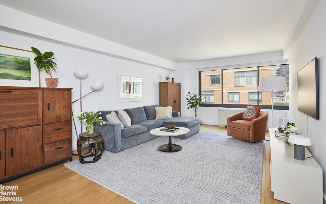 Photo 1 of 10 East End Avenue 11E, Upper East Side, NYC, $1,245,000, Web #: 23411329