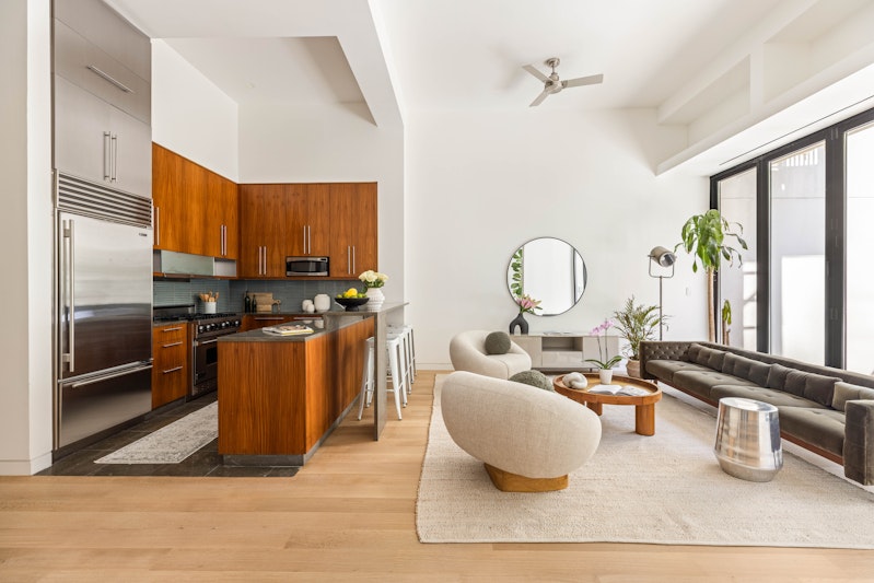 17 Bergen Street 1, Cobble Hill, Brooklyn, New York - 2 Bedrooms  
2 Bathrooms  
5 Rooms - 