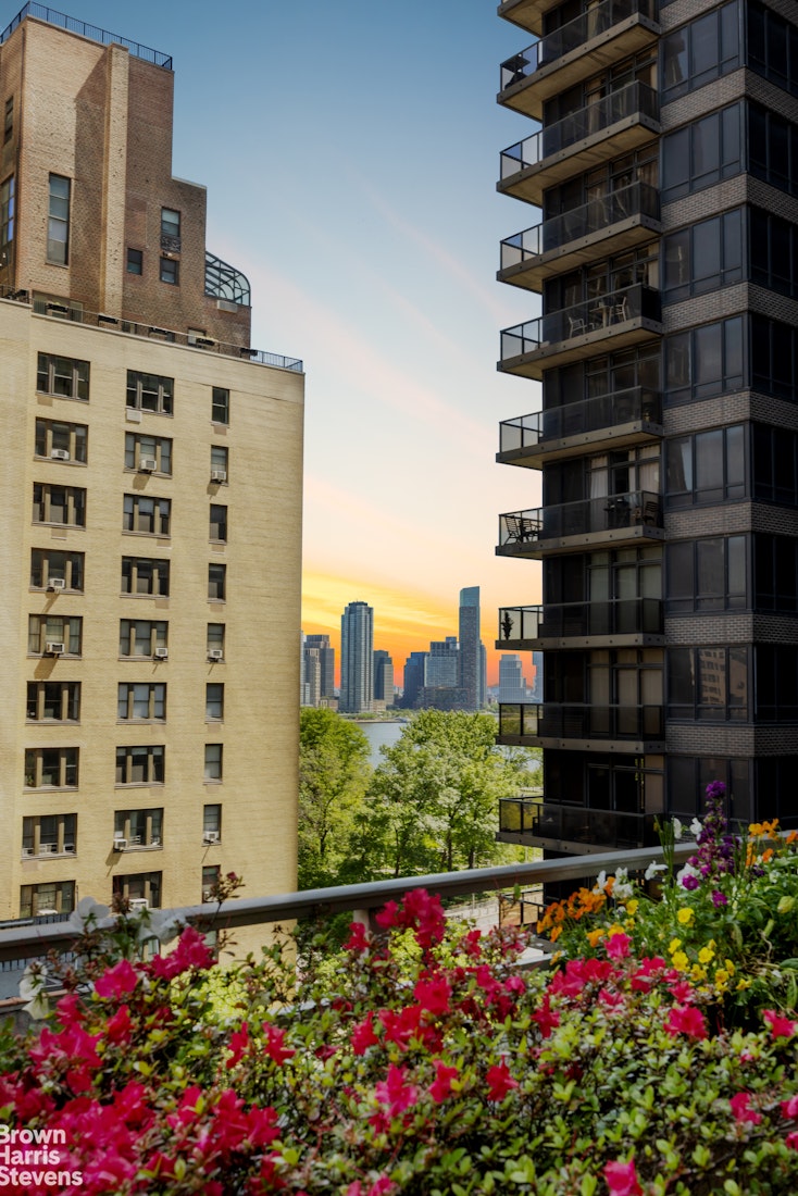 330 East 49th Street 12E Turtle Bay New York NY 10017
