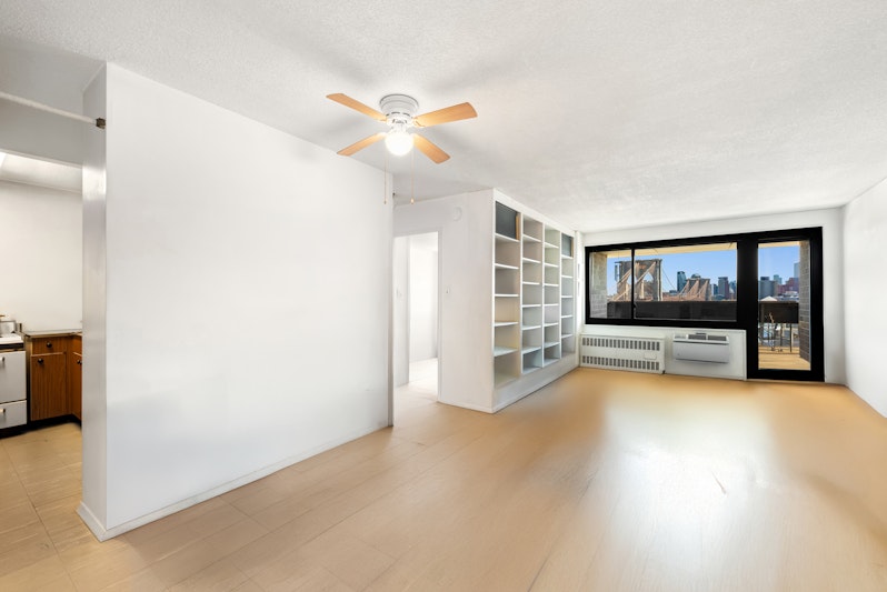 Property for Sale at 333 Pearl Street 14B, Fulton/Seaport, Downtown, NYC - Bedrooms: 1 
Bathrooms: 1 
Rooms: 3  - $775,000