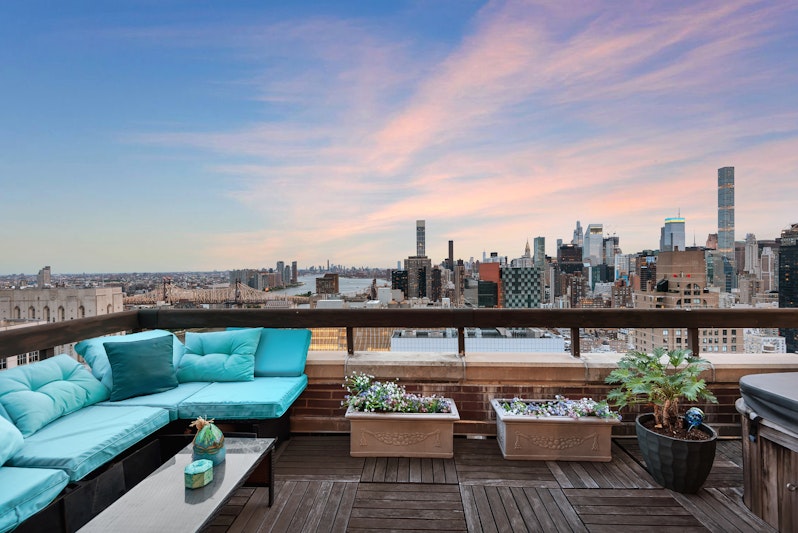 422 East 72nd Street 42A, Upper East Side, Upper East Side, NYC - 2 Bedrooms  
2 Bathrooms  
6 Rooms - 