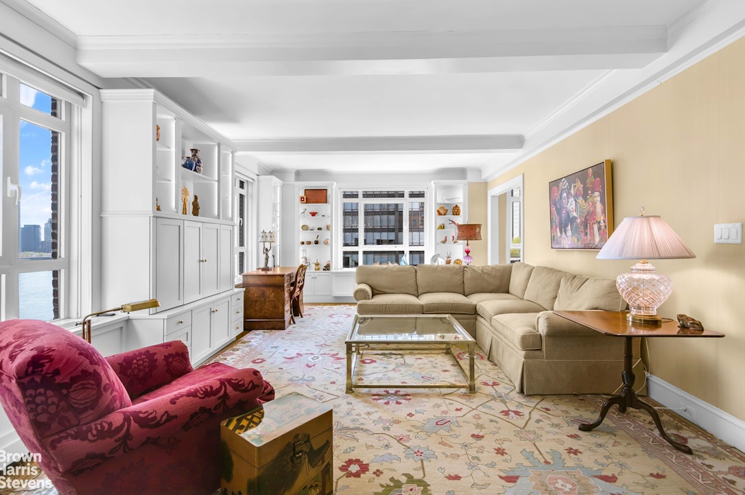 Photo 1 of 2 Beekman Place 8C, Midtown East, NYC, $1,250,000, Web #: 23428116