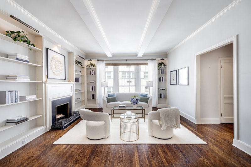 Property for Sale at 137 East 66th Street 9D, Upper East Side, Upper East Side, NYC - Bedrooms: 2 
Bathrooms: 1 
Rooms: 4  - $950,000