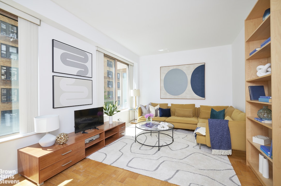 Photo 1 of 205 East 68th Street T5g, Upper East Side, NYC, $825,000, Web #: 23429287