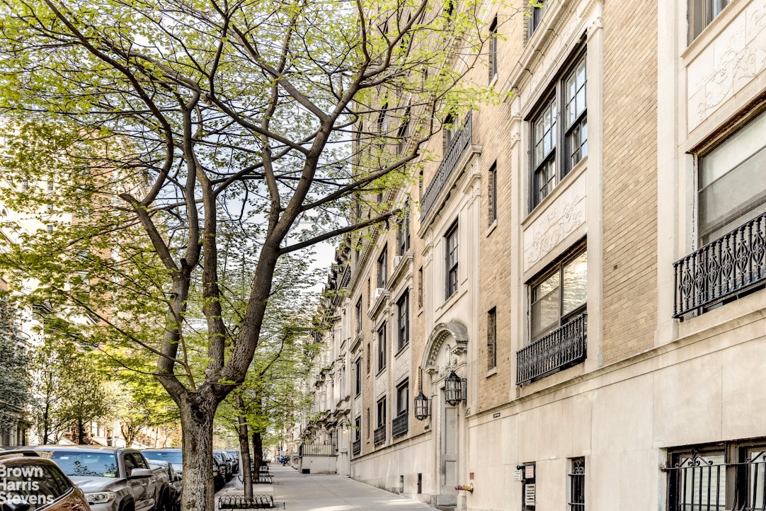 Photo 1 of 285 Riverside Drive, Upper West Side, NYC, $2,200,000, Web #: 23433926