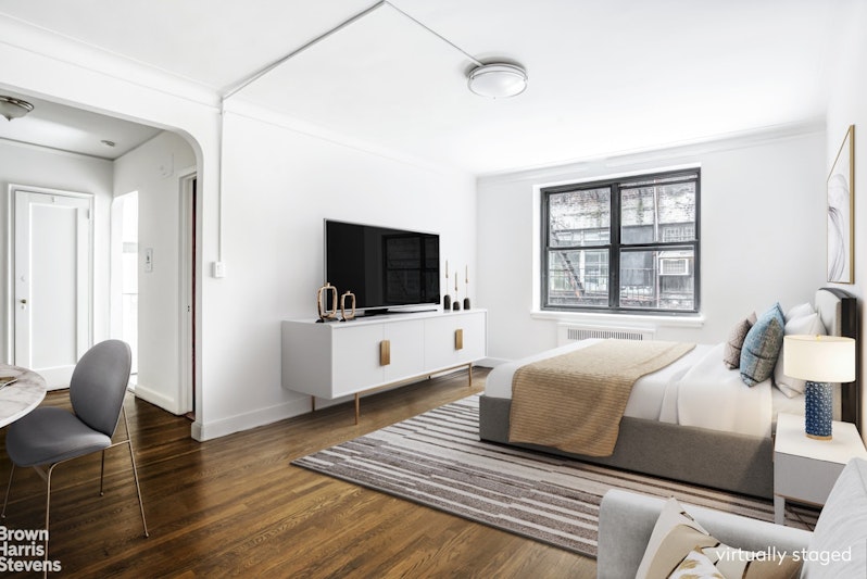 8 East 48th Street 5B, Midtown East, Midtown East, NYC - 1 Bathrooms  
2 Rooms - 