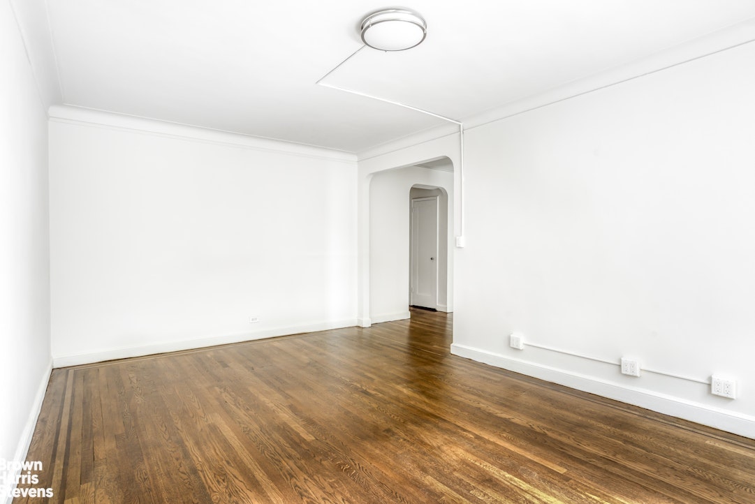 8 East 48th Street 5B Midtown East New York NY 10017